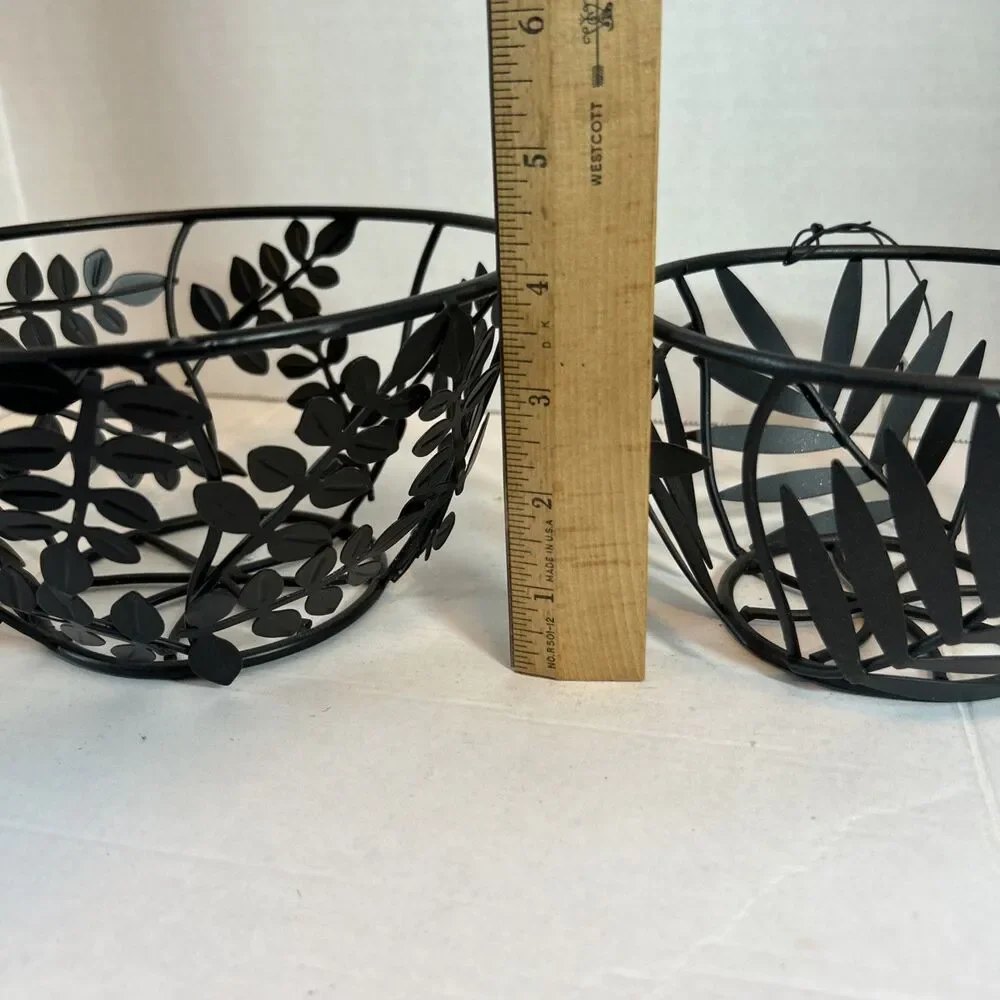 Well Equipped Kitchen Black Metal Wire Baskets Leaf Design Fruit Bread Bowls (2)